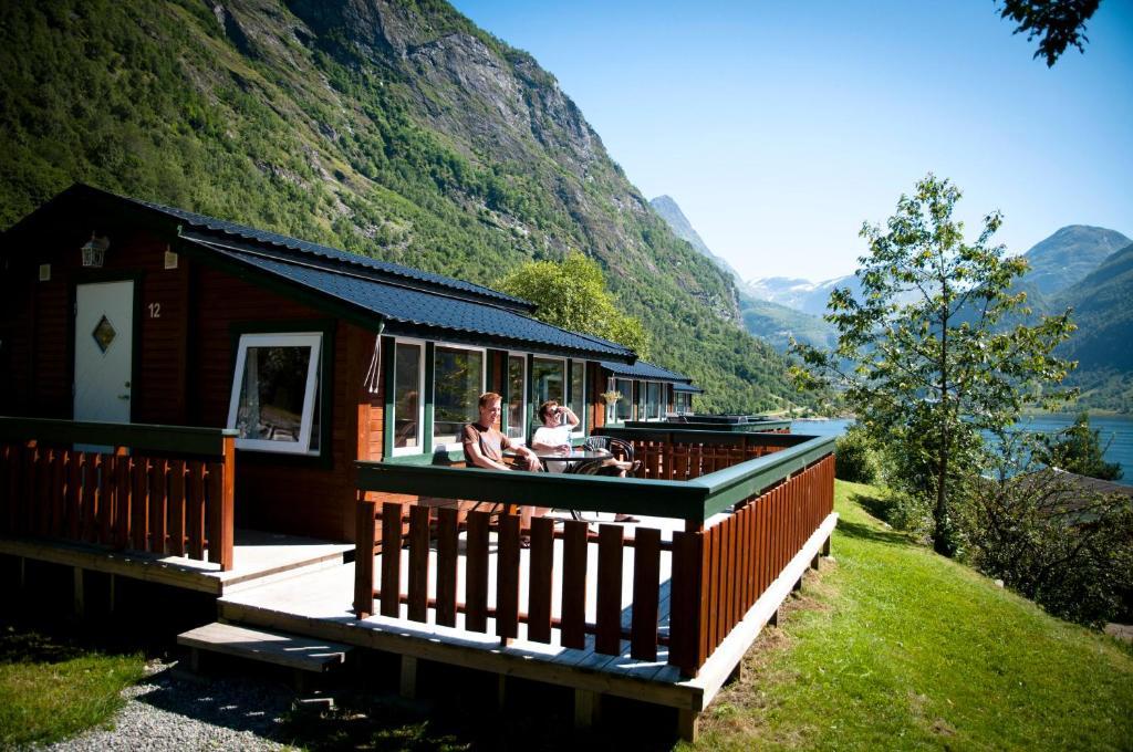 Grande Hytteutleige Og Camping Гейрангер Номер фото