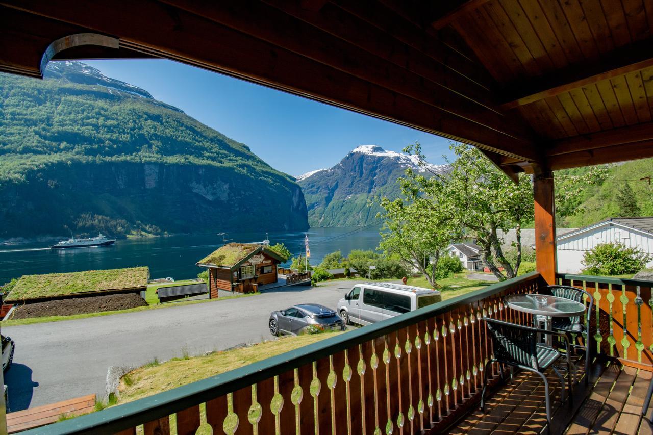 Grande Hytteutleige Og Camping Гейрангер Экстерьер фото